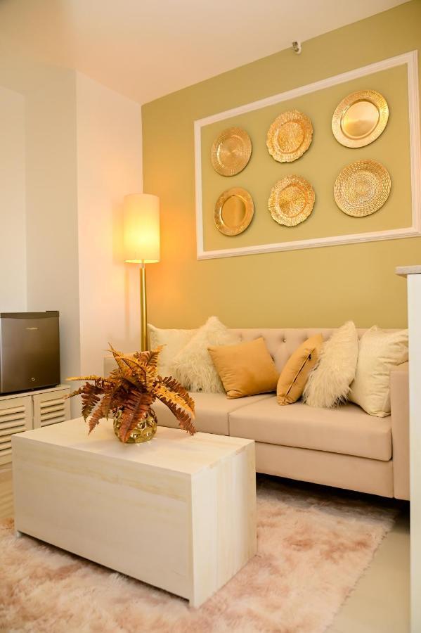 Ocean Breeze - Udaya Luxury Apartments Negombo Esterno foto