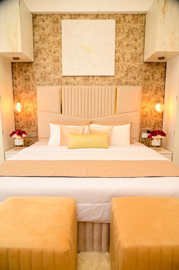 Ocean Breeze - Udaya Luxury Apartments Negombo Esterno foto