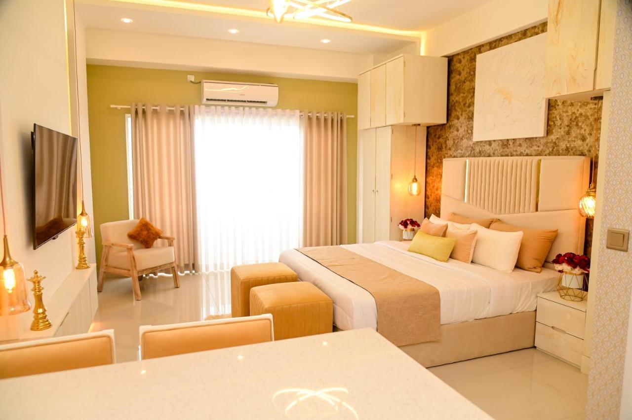 Ocean Breeze - Udaya Luxury Apartments Negombo Esterno foto