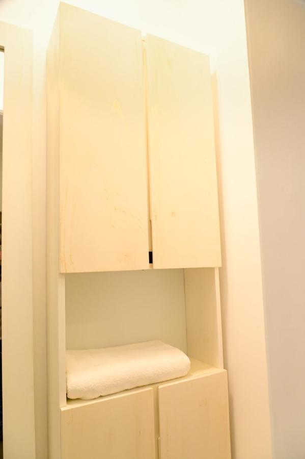 Ocean Breeze - Udaya Luxury Apartments Negombo Esterno foto