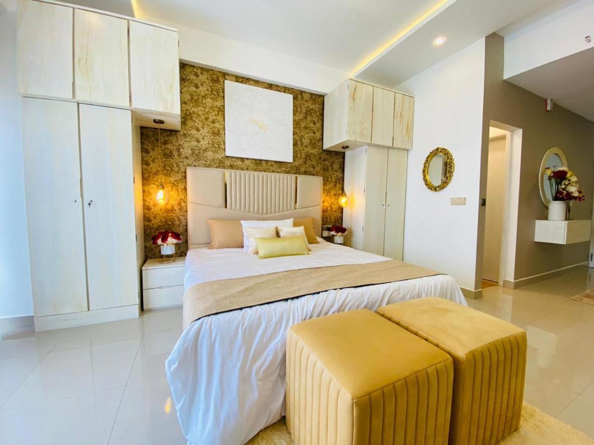 Ocean Breeze - Udaya Luxury Apartments Negombo Esterno foto