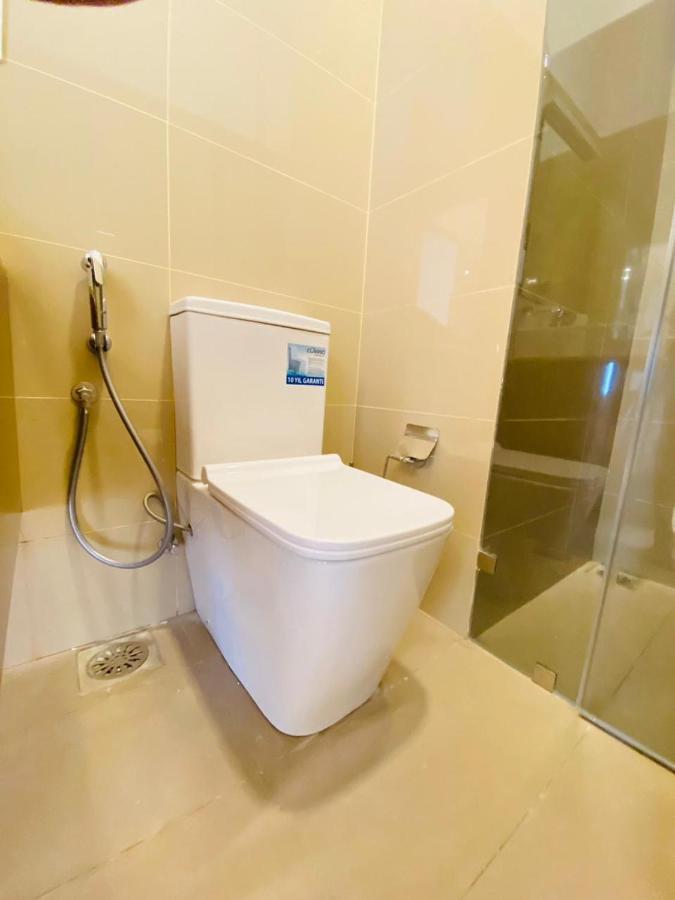 Ocean Breeze - Udaya Luxury Apartments Negombo Esterno foto