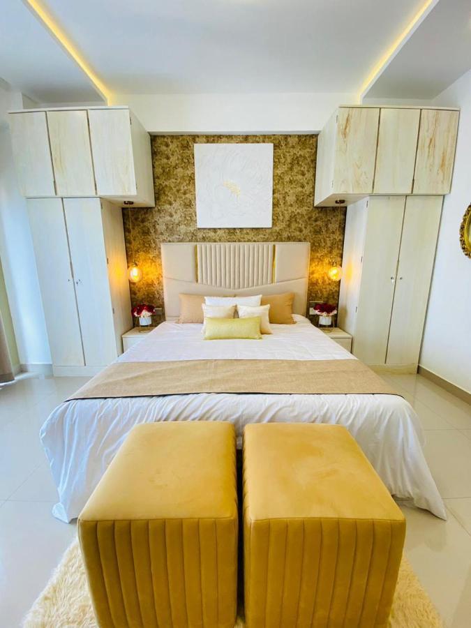 Ocean Breeze - Udaya Luxury Apartments Negombo Esterno foto