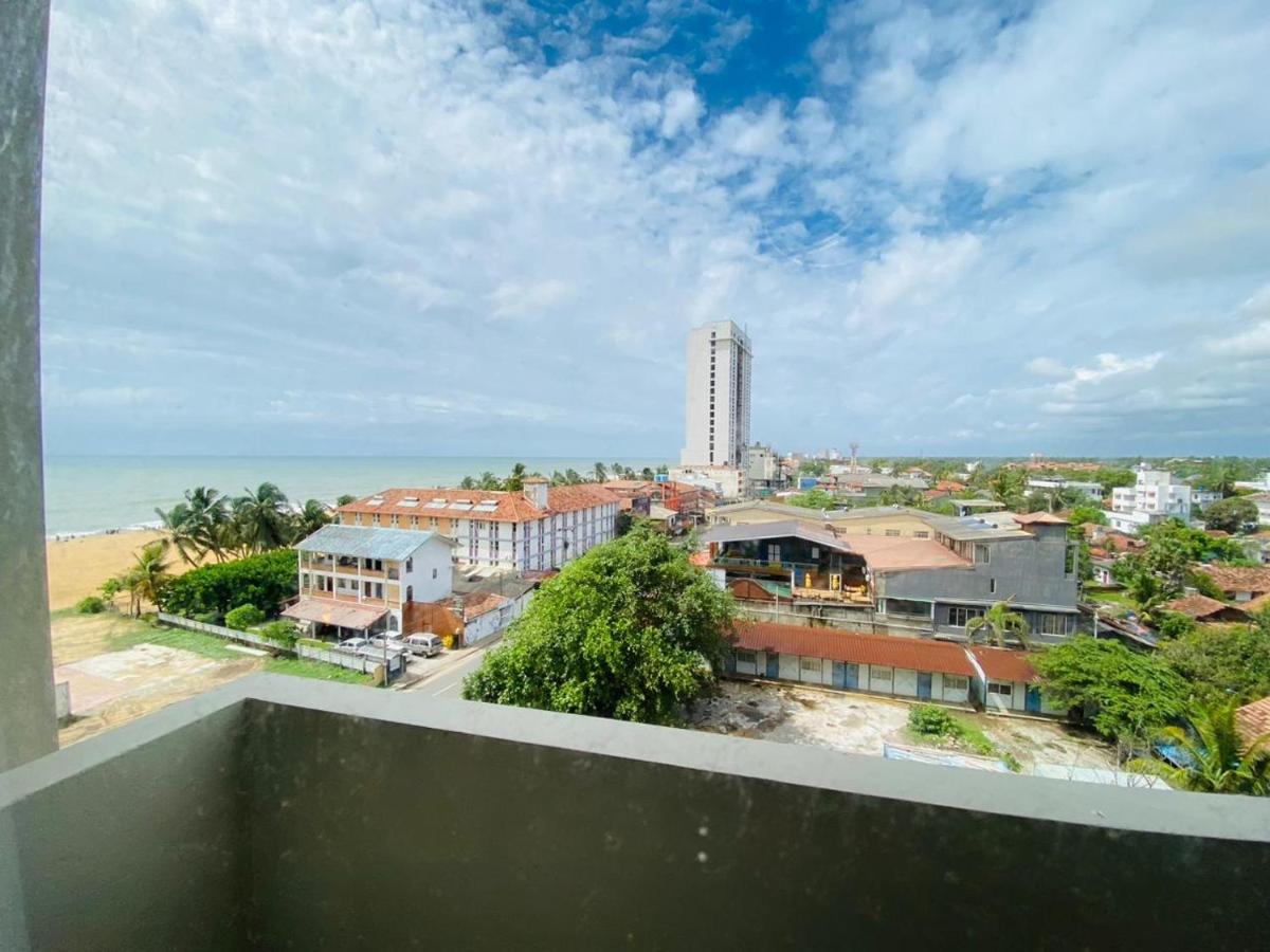 Ocean Breeze - Udaya Luxury Apartments Negombo Esterno foto