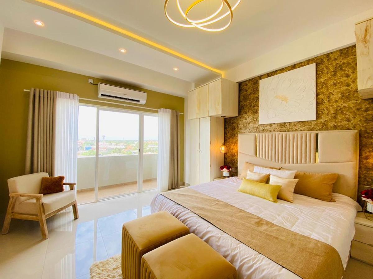Ocean Breeze - Udaya Luxury Apartments Negombo Esterno foto