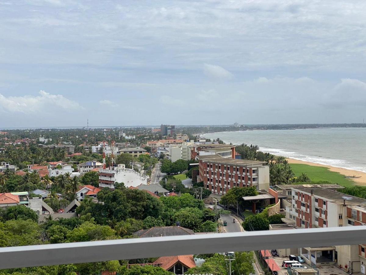 Ocean Breeze - Udaya Luxury Apartments Negombo Esterno foto