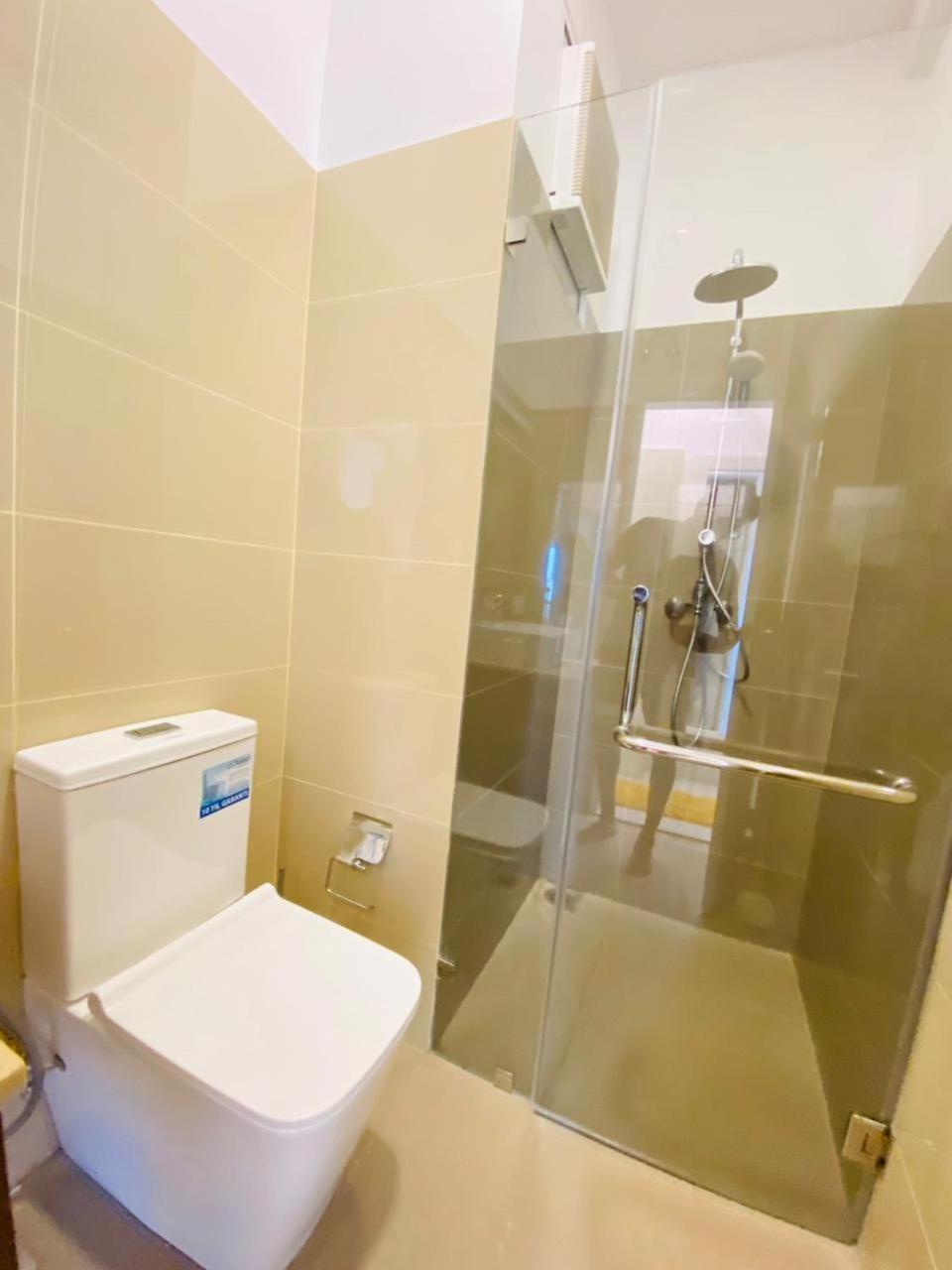 Ocean Breeze - Udaya Luxury Apartments Negombo Esterno foto