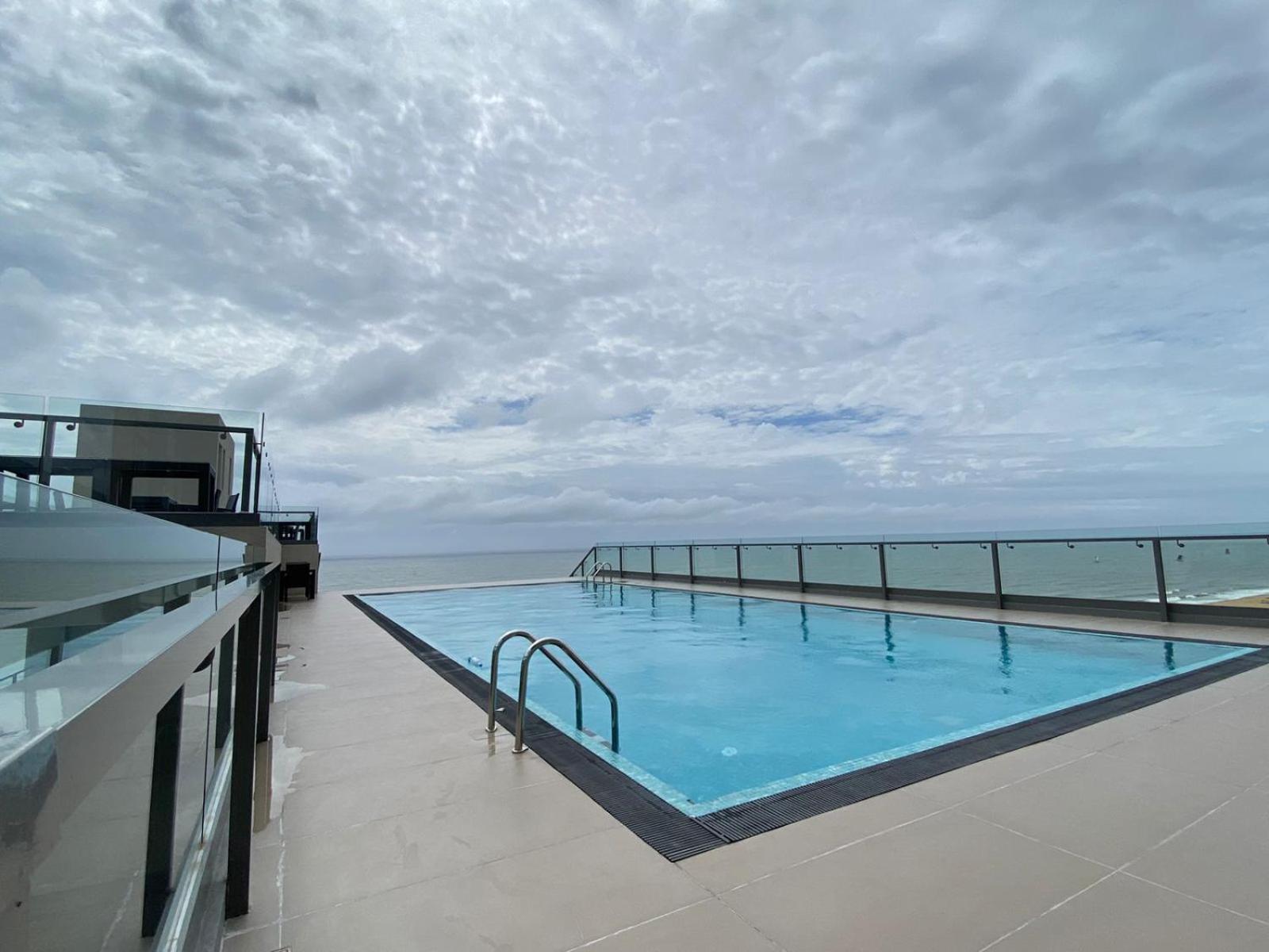Ocean Breeze - Udaya Luxury Apartments Negombo Esterno foto