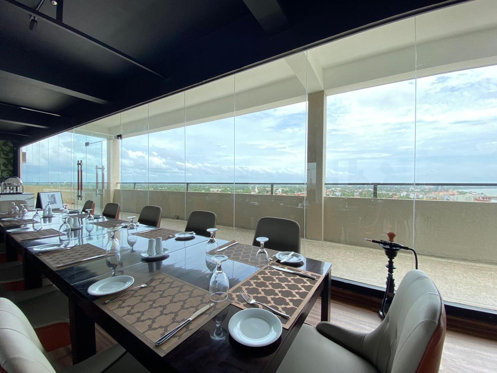 Ocean Breeze - Udaya Luxury Apartments Negombo Esterno foto